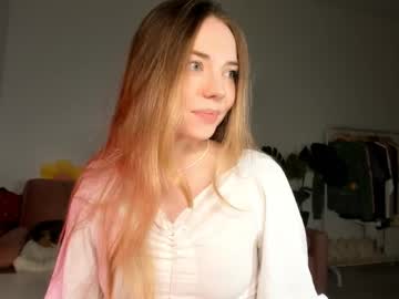 girl
        thisisamelia cam image #6304925
