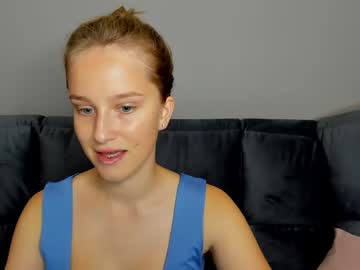 girl
        grace_barton cam image #2140040