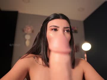 girl
        letiziafulkers1 cam image #1905823