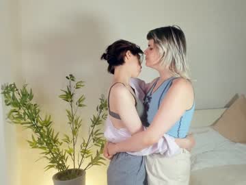 couple
        hoiiy_cute cam image #2193445