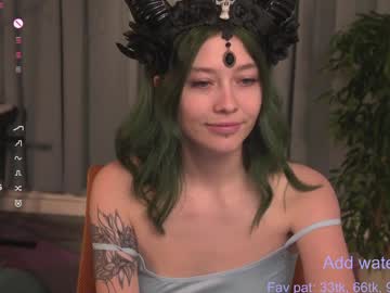 girl
        kina_ka cam image #5826820