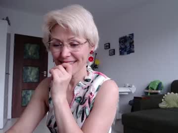 girl
        jasmin18v cam image #1323640