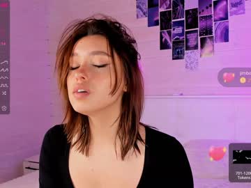 girl
        darling_kira cam image #77588
