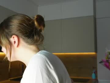 girl
        eva_cuty cam image #4134032