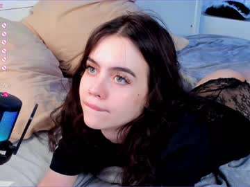 girl
        connieambes cam image #3248973