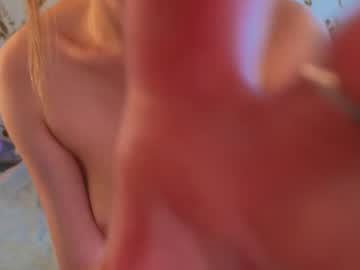 girl
        loisbanwell cam image #6689689