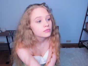 girl
        s1ren_s0ng cam image #6407345