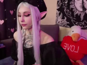 girl Cam Girls Get Busy With Their Dildos With No Shame with succubu7