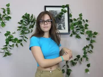 girl
        teresabriggs cam image #2241717
