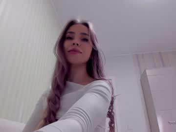 girl
        aminaswan_ cam image #301912
