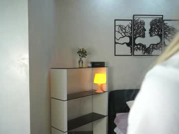 girl
        pollycilley cam image #4900361