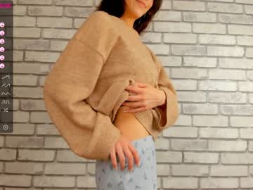 girl
        carolynjacquelins cam image #261963