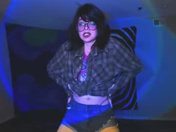 girl
        salemhex cam image #1851224