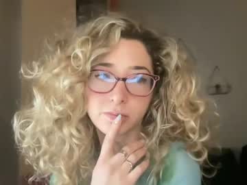 girl
        themissstevie cam image #1586713