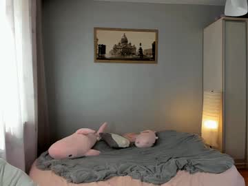 girl
        _mito_69 cam image #6710115