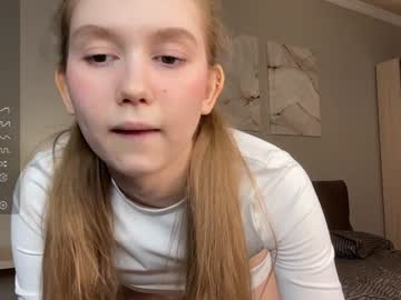 girl
        cute_land cam image #6007486