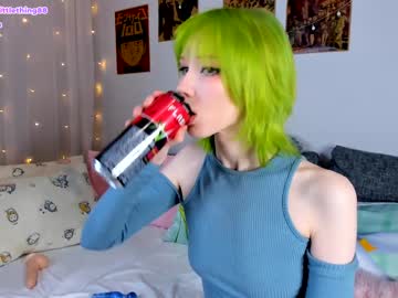 girl
        littlething88 cam image #144897