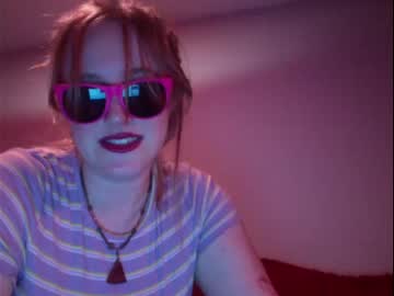 girl
        kelleela cam image #637657