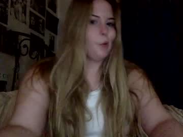 girl
        meganxoxo60532 cam image #1392247