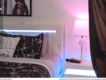 girl
        daddyissuessab cam image #4568552
