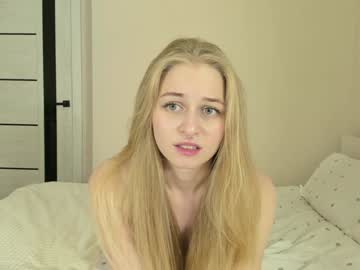 girl
        born_to_tease_ cam image #4605619