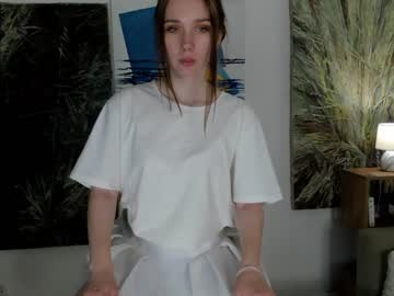 girl
        wilonafarlow cam image #4255190