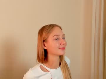 girl
        alexlacey cam image #2728282