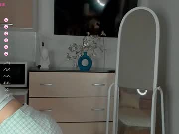 girl
        mariemelons cam image #3257104