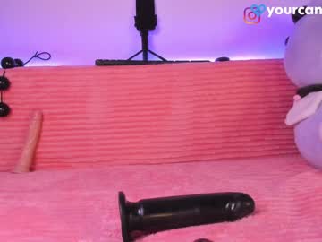 girl
        candy_kush1 cam image #4285857