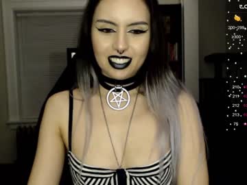 girl
        runacrow cam image #3547671