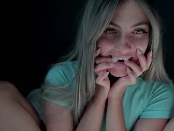 girl
        lex_al cam image #2077573