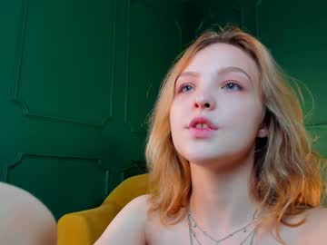 girl
        alice_tucci cam image #5213802