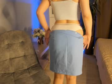 girl
        aryanalarsen cam image #2242700
