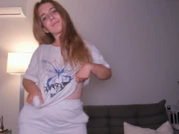 girl
        isabellegeffroy cam image #5218475