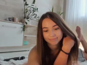 girl
        meryfoxxx cam image #4281602