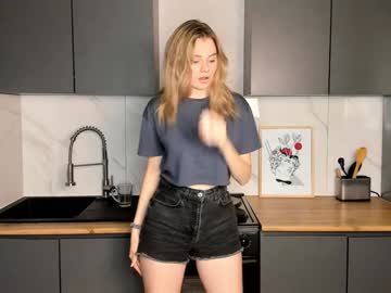 girl
        taytechubb cam image #4881743
