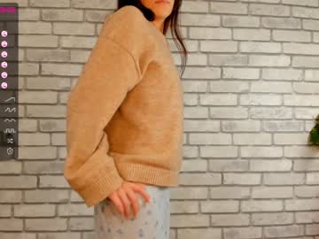 girl
        carolynjacquelins cam image #263379