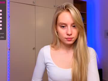 girl
        callme_star cam image #1430847