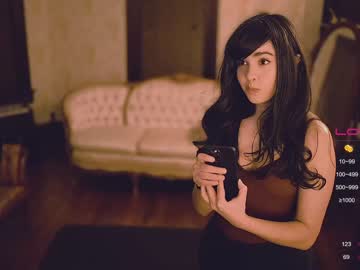 girl
        ingennui cam image #783255