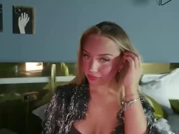 girl
        vicidreamm cam image #5966664