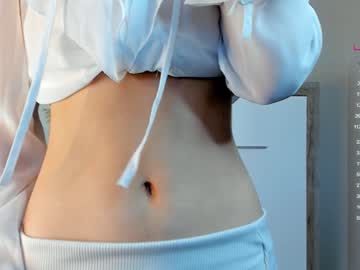 girl
        whitneyfarro cam image #4591917