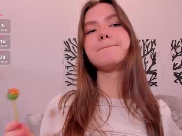 girl
        odiliaedge cam image #6743296