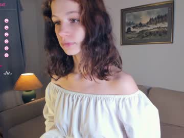 girl
        aura_ann cam image #3144849