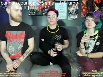 couple
        thecouchcast cam image #567517