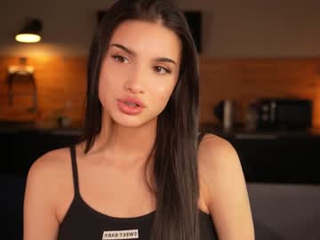 girl
        pixelmuse cam image #4563359