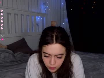 girl
        connieambes cam image #3227474