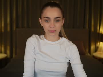 girl
        lana_pulse cam image #5168386