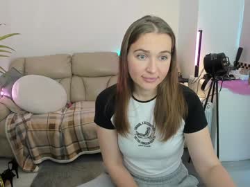 girl
        radiants_2 cam image #5143325
