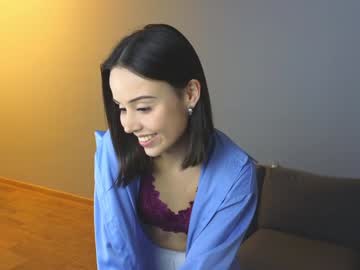 girl
        poppypaws cam image #5929144