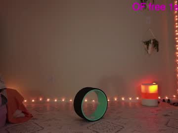girl
        lucy_gooosey cam image #5516201